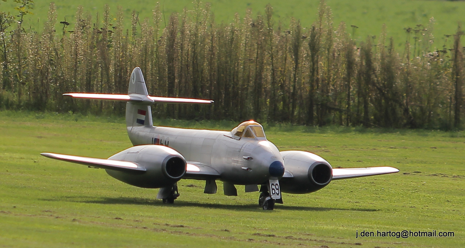 Gloster-Meteor-F-MK-4-162.jpg